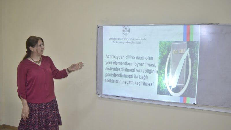 Kollecdə “Azərbaycan dilinə daxil olan yeni elementlərin öyrənilməsi, sistemləşdirilməsi və tətbiqinin genişləndirilməsi ilə bağlı tədbirlərin həyata keçirilməsi” mövzusunda tədbir keçirildi.