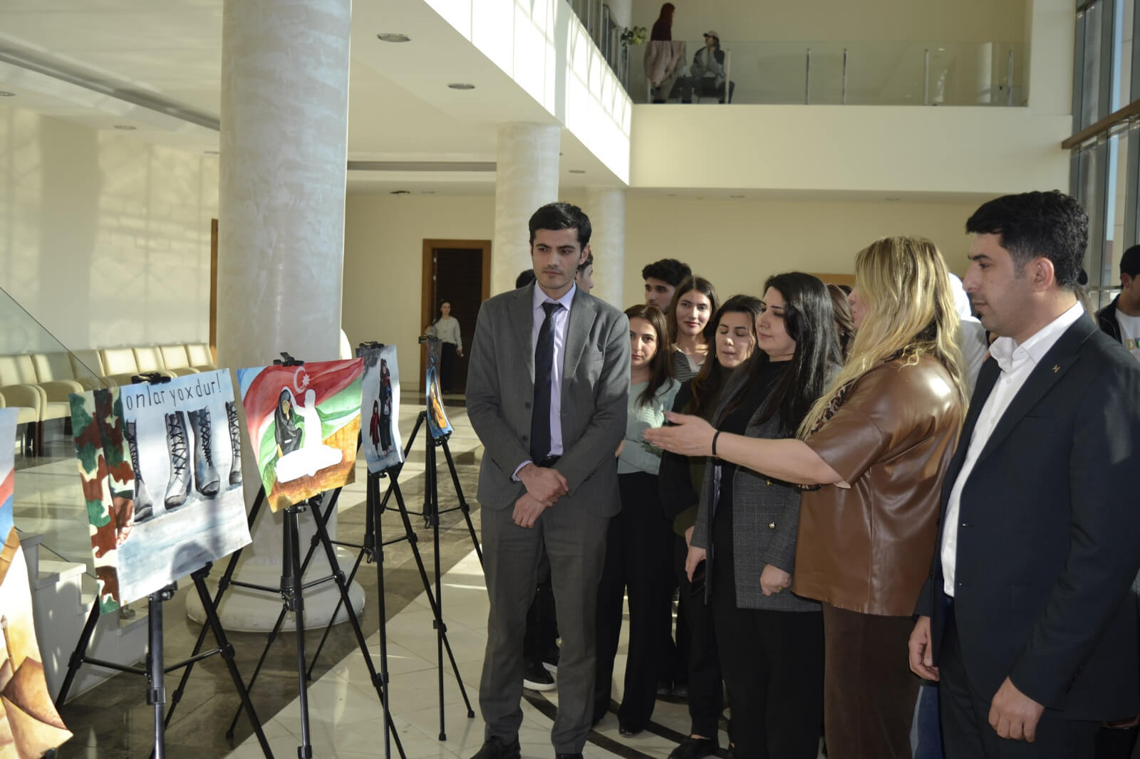 Heydər Əliyev Mərkəzində Xocalı Soyqırımıyla əlaqədar təşkil  olunmuş sərgidə Lənkəran Dövlət Universitetinin nəzdində Sosial və Aqrar-Texnoloji Kollecin müəllim və tələbələri iştirak ediblər.