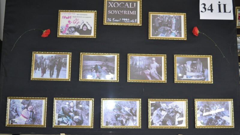 Lənkəran Dövlət Universitetinin nəzdində Sosial və Aqrar-Texnoloji Kollecdə Xocalı Soyqırımıyla əlaqədar tələbələrin əl işlərindən ibarət sərgi təşkil olunmuşdur.