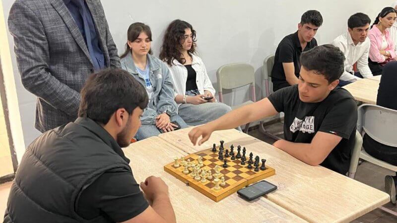 Kollecdə  şahmat  yarışı keçirildi.