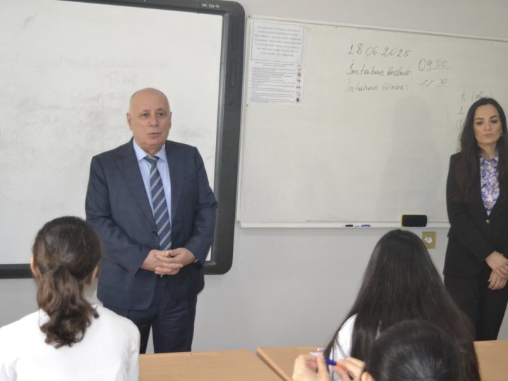 Kollecdə  imtahan sessiyası davam edir.