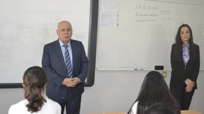 Kollecdə  imtahan sessiyası davam edir.