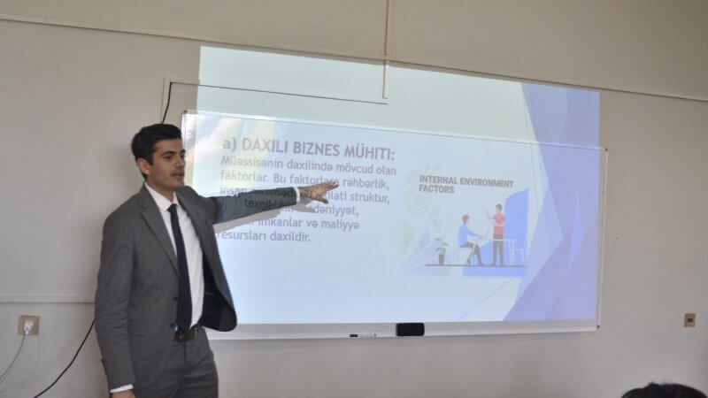 Kollecdə  “Biznes muhiti” mövzusunda tədbir keçirildi.