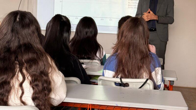 Kollecdə “Qeyri-rəsmi məşğulluğun aradan qaldırılması” mövzusunda tədbir keçirildi.