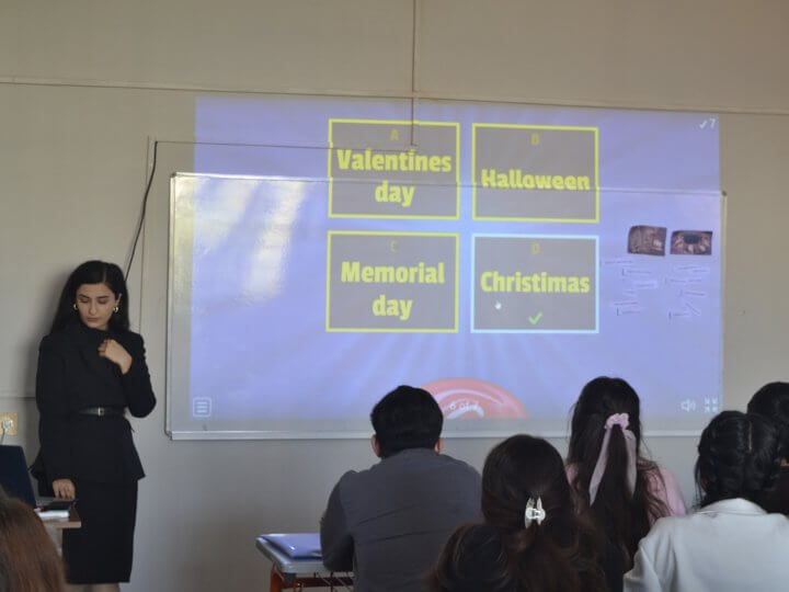 Kollecdə “Conversation club” təşkil olunub.