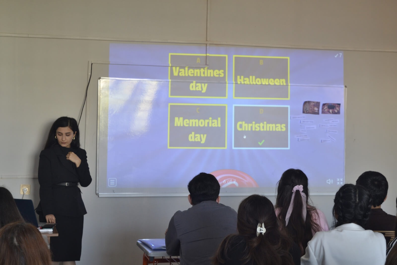 Kollecdə “Conversation club” təşkil olunub.