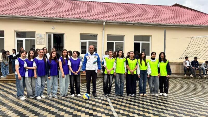 Kollecdə “Zəfər günü”nə həsr olunmuş  idman həftəsi çərçivəsində “Voleybol” yarışı keçirildi.