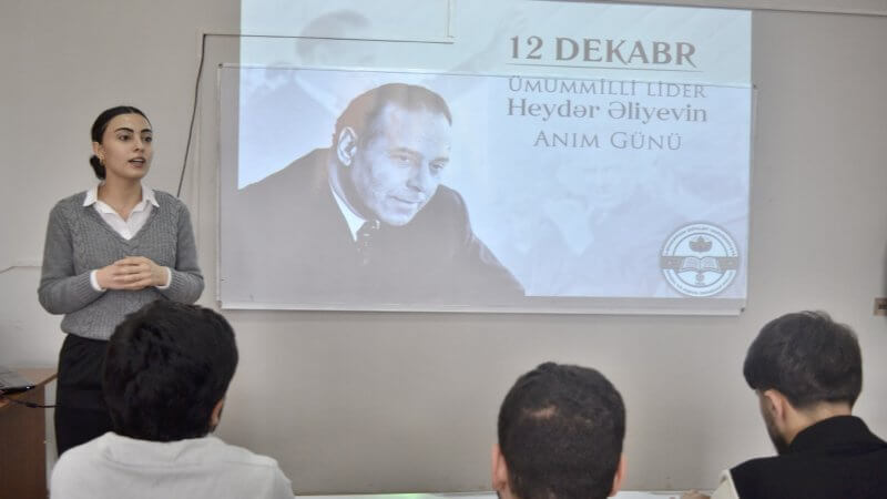 Kollecdə “Ümummilli lider Heydər Əliyevin anım günü”nə həsr olunmuş xüsusi dərs keçirildi.