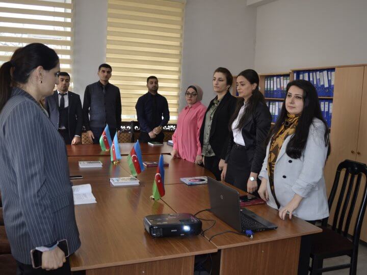 Kollecdə Ümummilli lider Heydər Əliyevin anım günü ilə əlaqədar dəyirmi masa təşkil olundu.