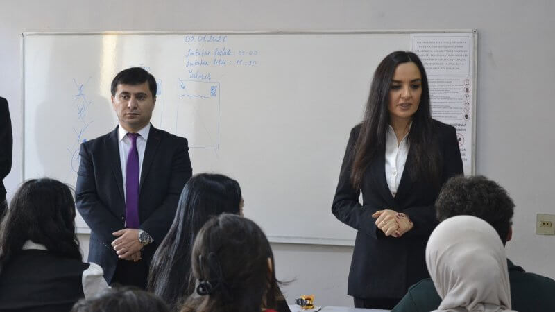 Kollecdə 2025/2026-cı tədris ilinin payız  semestrinin imtahan sеssiyаsına start verilib.