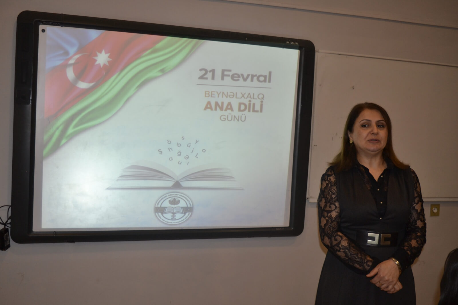 Kollecdə “Ana dilimiz milli kimliyimizin əsası”dır mövzusunda xüsusu dərs keçirildi.