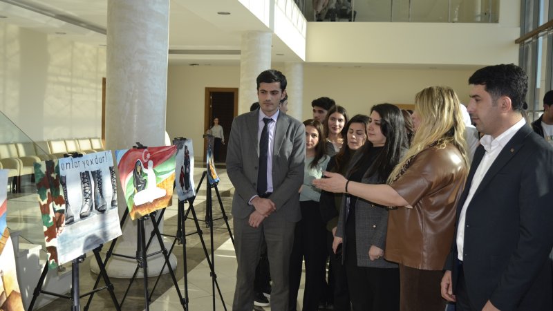 Heydər Əliyev Mərkəzində Xocalı Soyqırımıyla əlaqədar təşkil  olunmuş sərgidə Lənkəran Dövlət Universitetinin nəzdində Sosial və Aqrar-Texnoloji Kollecin müəllim və tələbələri iştirak ediblər.