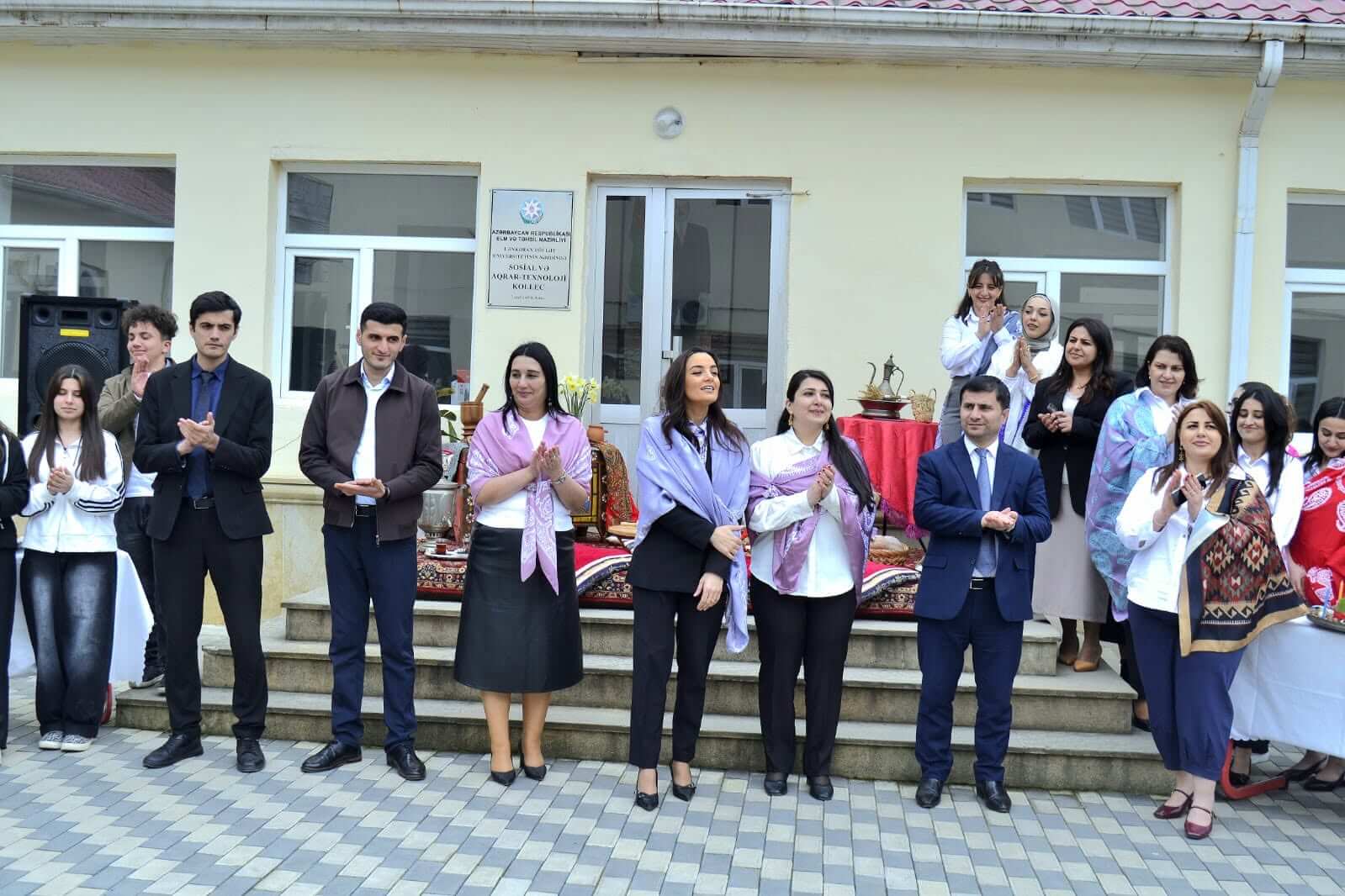 Kollecdə İlaxır-torpaq çərşənbəsi qeyd olundu.